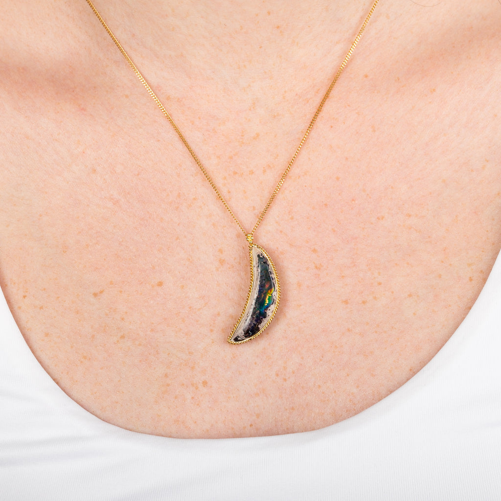 Amáli Mexican Opal Kite Necklace in 18k Yellow Gold – Amáli Jewelry