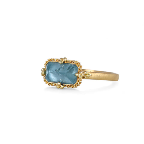 Aquamarine ring side view