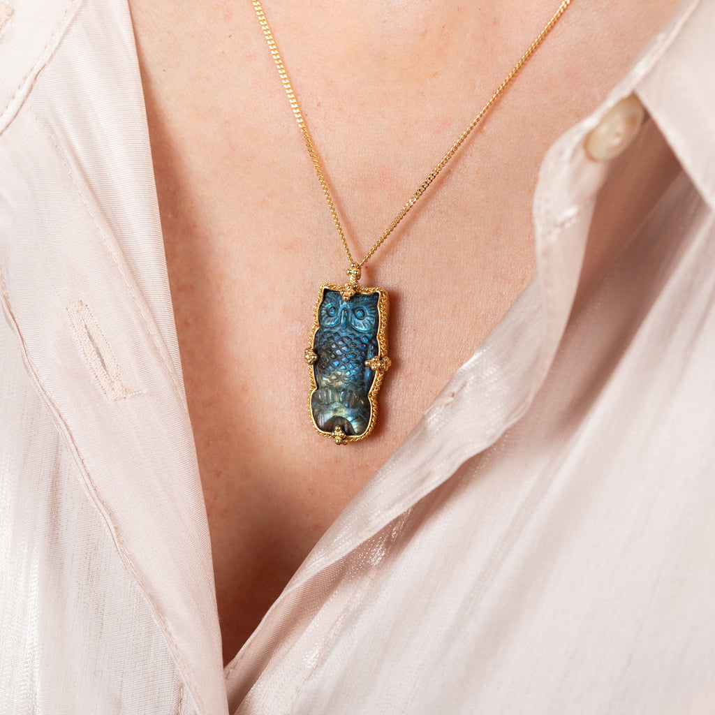 Carved Labradorite Owl Necklace in 18k Yellow Gold – Amáli Jewelry
