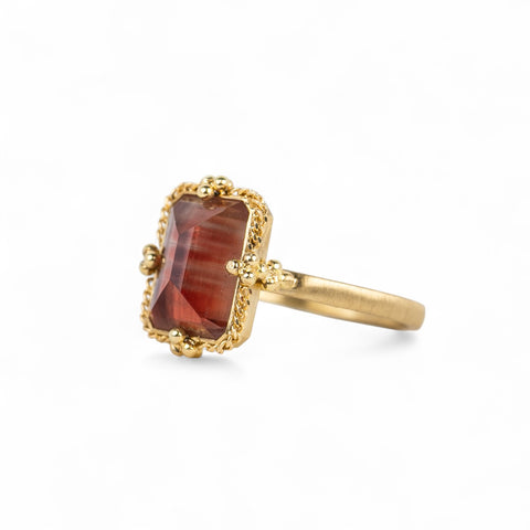 Sunstone and gold ring