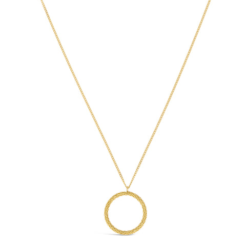 This long pendant necklace features a hoop crafted in chain to create a stardust-like effect hanging from a delicate 18k yellow gold chain
