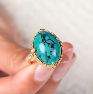 How to Pick the Right Turquoise and Gold Jewelry for Your Skin Tone and Style