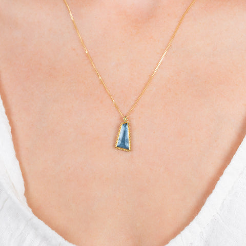 Aquamarine necklace on a model