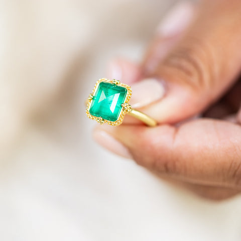 Fabulous Gold Emerald Stone Ring