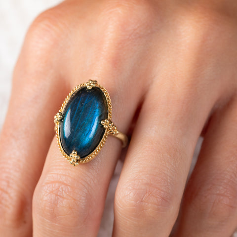 Labradorite ring on model