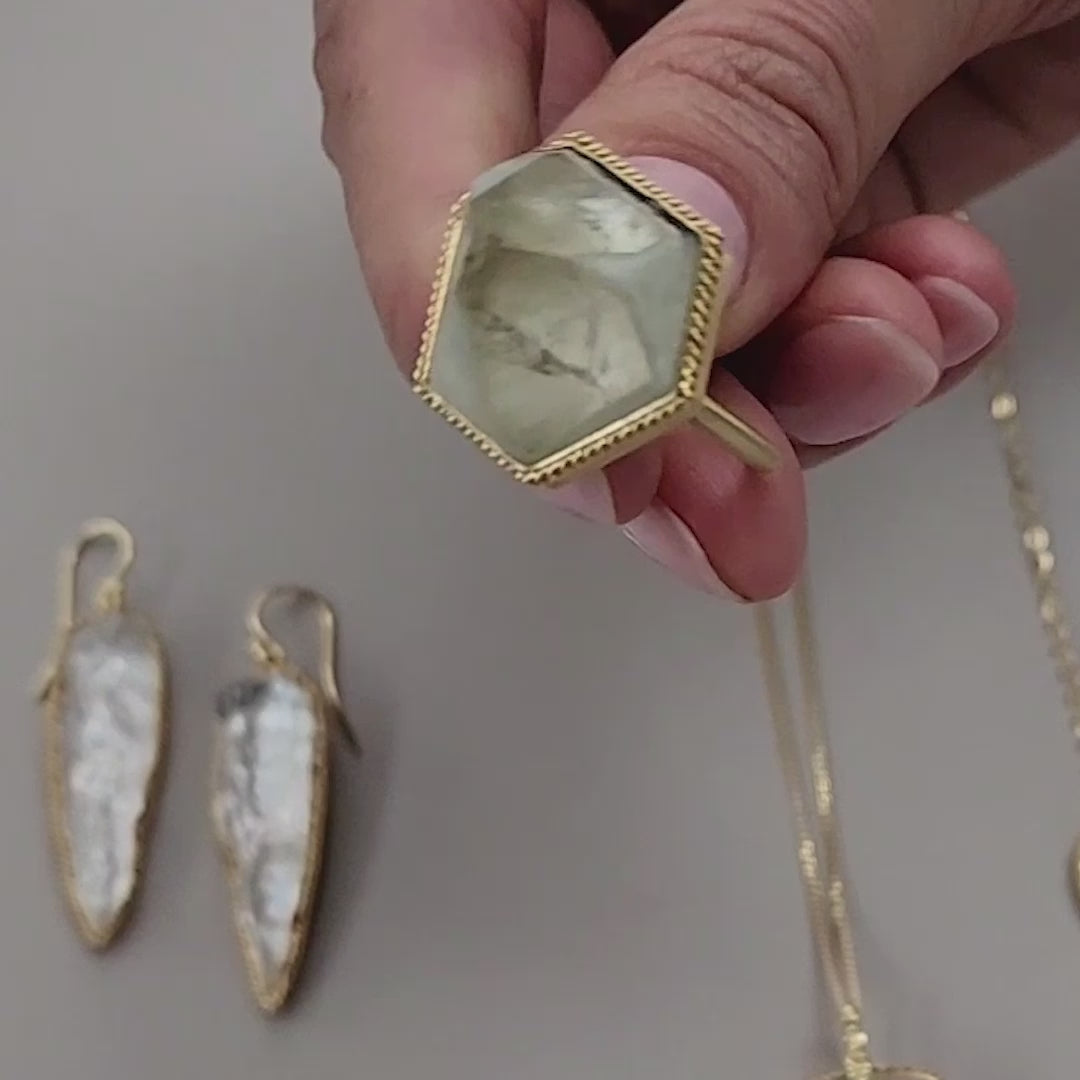 Quartz ring video