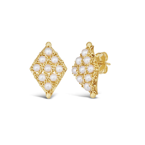 A pair of 18k yellow gold earrings is crafted with white pearls woven into a diamond lattice pattern with delicate chain that is fastened with a post closure.
